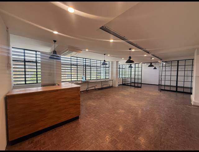 73M² OFFICE TO LET IN PARKTOWN NORTH